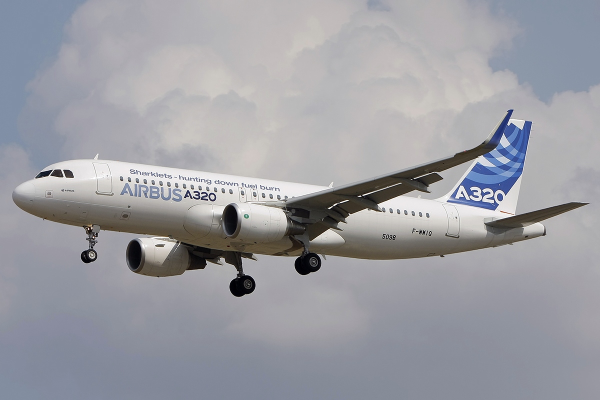 An A320 prototype in flight